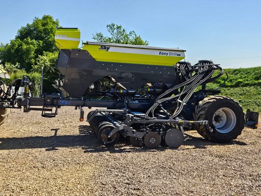 Semoir trainé Sky EASYDRILL HD W4020 E-Drive