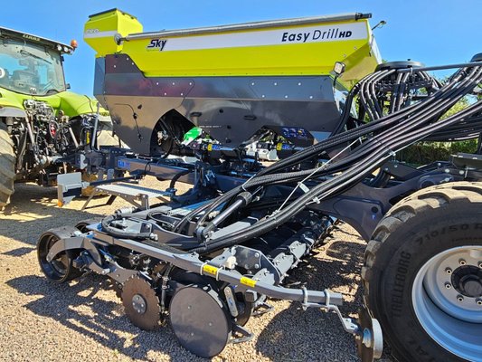 Semoir trainé Sky EASYDRILL HD W4020 E-Drive