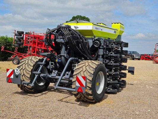 Semoir trainé Sky EASYDRILL HD W4020 E-Drive