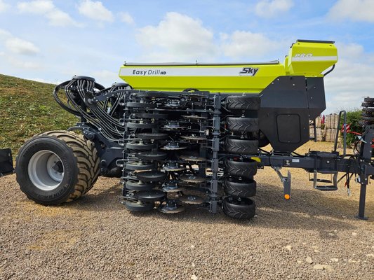 Semoir trainé Sky EASYDRILL HD W4020 E-Drive